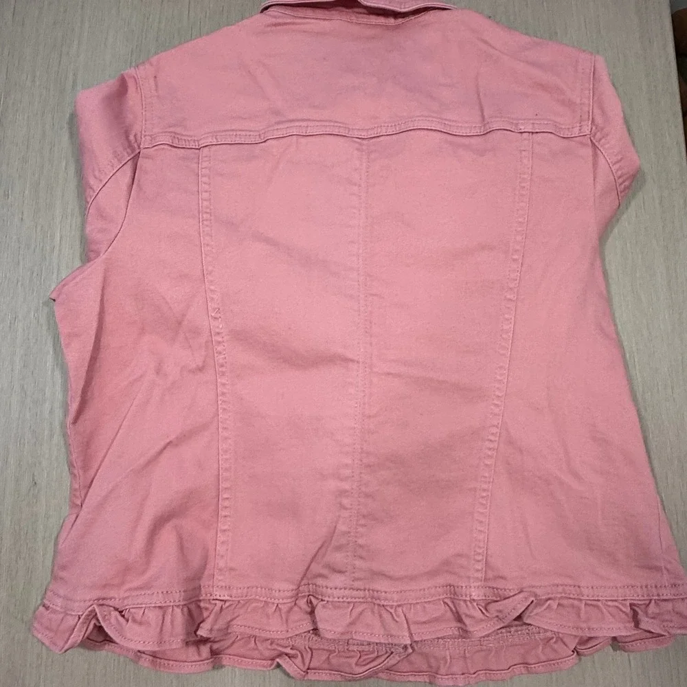 Chicos Women Pink Ruffle Hem Denim Style Jacket Size 2 Large Button Front Twill